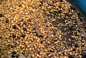 Roasting spices